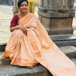 Gomathi Priya Instagram - #kanchipuram #devotional #positivevibes #temple #dayout #semisilksaree #traditional #trendyblouse #sunrise #kanchikamakshi #varadharaja_perumal #bekind #behappy #blessed #spreadlove Saree @kanchipuram_lakshaya_silks Blouse @rathidesign Earrings @kks_collections1