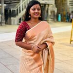 Gomathi Priya Instagram - #kanchipuram #devotional #positivevibes #temple #dayout #semisilksaree #traditional #trendyblouse #sunrise #kanchikamakshi #varadharaja_perumal #bekind #behappy #blessed #spreadlove Saree @kanchipuram_lakshaya_silks Blouse @rathidesign Earrings @kks_collections1