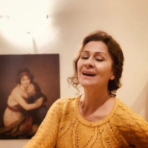 Gonca Cilasun Instagram - Uçmayı düşündüğün zaman, önce kanatlarını hisset. Ötesi senin hikâyen.
Ö. Yula

#güldegüzelleş
#artıkyenişeylersöylemeklazım