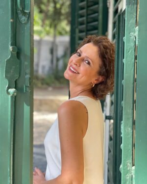 Gonca Cilasun Instagram - ♥️

Sağlık ve mutluluk dolu bir yıl dilerim.

💐🥂🍀🍾🧿🎄
