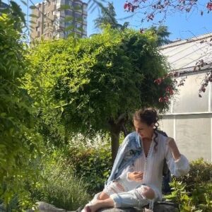 Gonca Cilasun Instagram - ⛔
İstediğiniz kadar yüksek sırıklar üzerine çıkın. Her koşulda kendi bacaklarınızla yürüyeceksiniz.
Montaigne