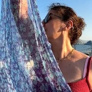 Gonca Cilasun Instagram - Sizce?