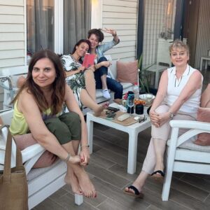 Goncagül Sunar Instagram - Canlarımla çook tatlı bir akşam 💖💖💖@aysunmetiner @ipektuzcuoglu @eylemyildiz