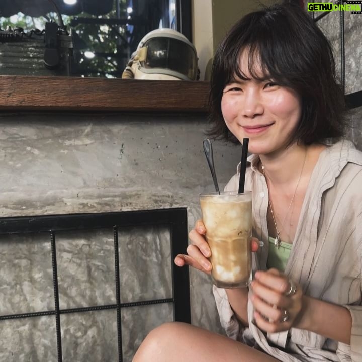 Gong Min-jeung - 163.1K Likes - Marry my husband 포상휴가를 끝으로 아름다운 작별, 감사히 잘 쉬었습니다. 다시 한번 감사합니다💚