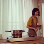 Gong Min-jeung Instagram - 오늘은 내가 요리사🍆 토마토스튜를 함께 해 먹어보았습니다. 휘슬러로 요리하니까 진짜 꿀맛 #솔라임압력솥 #솔라임스튜팟 #휘슬러코리아 #fissler ❤️