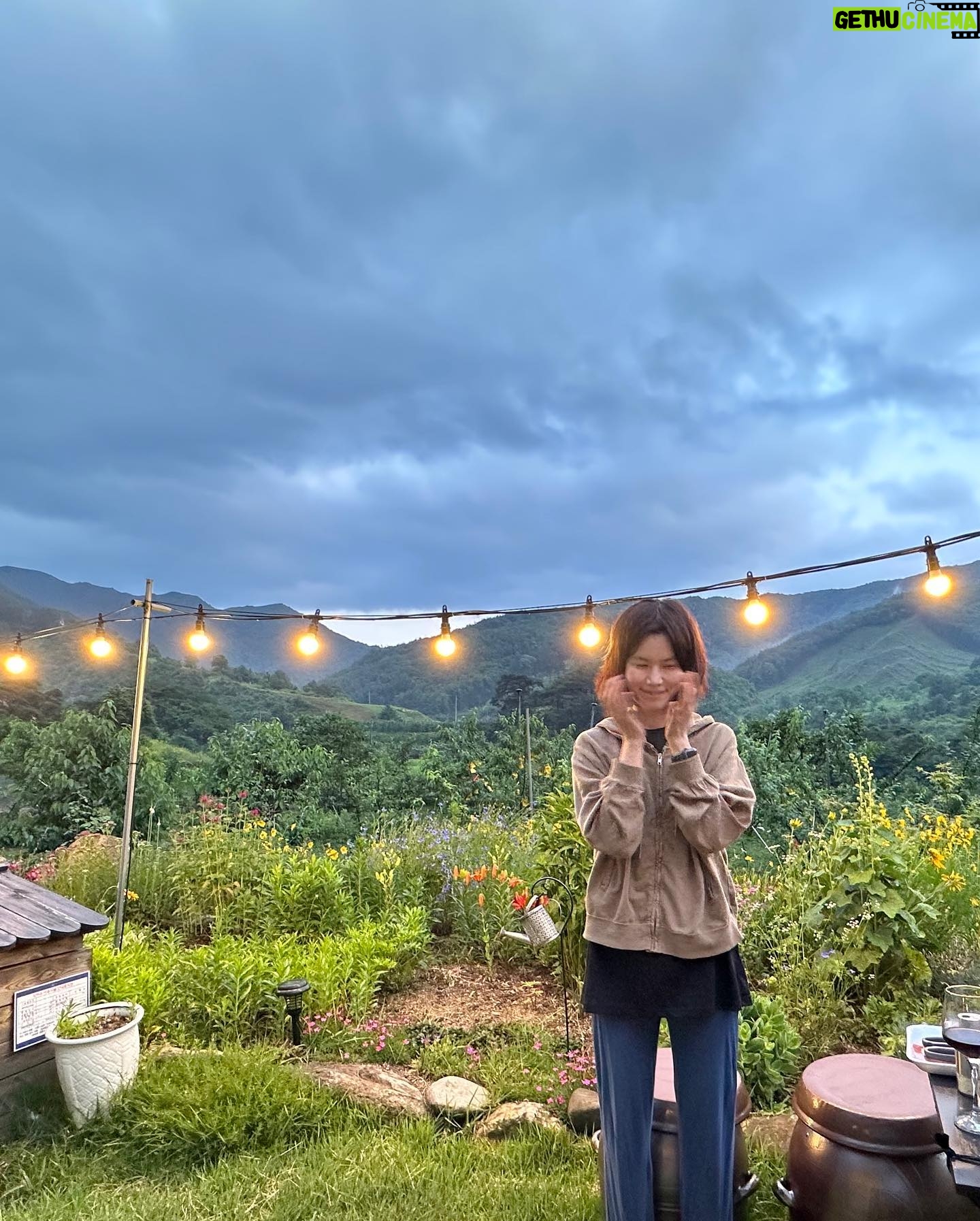 Gong Min-jeung Instagram - 2023 년 상반기 자알 보냈다🍏