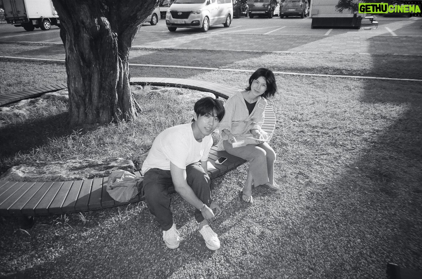 Gong Min-jeung Instagram - 지나간 우리들의 여름 - 의태의 필름카메라🌱