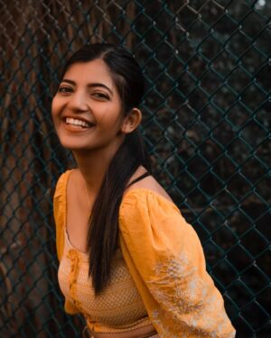 Gouri Agarwal Instagram - The golden ray🥰✨
.
.
Clicked by @mohitpanwarofficial 🤗🤗
.
.
#sunshine #ray #hope #happiness #capture #moments #smile #magical 💛❤
