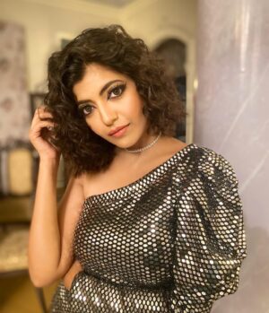 Gouri Agarwal Instagram - 🖤✨