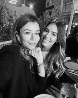 Gözde Duru Instagram - Last night / with girls🎈