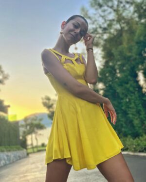 Gözde Duru Instagram - Hello yellow🌞