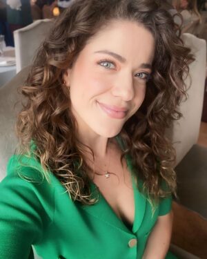 Gözde Kocaoğlu Instagram - İnci Taneleri bu akşam 20.00 de Kanal D’de.
@incitaneleribkm