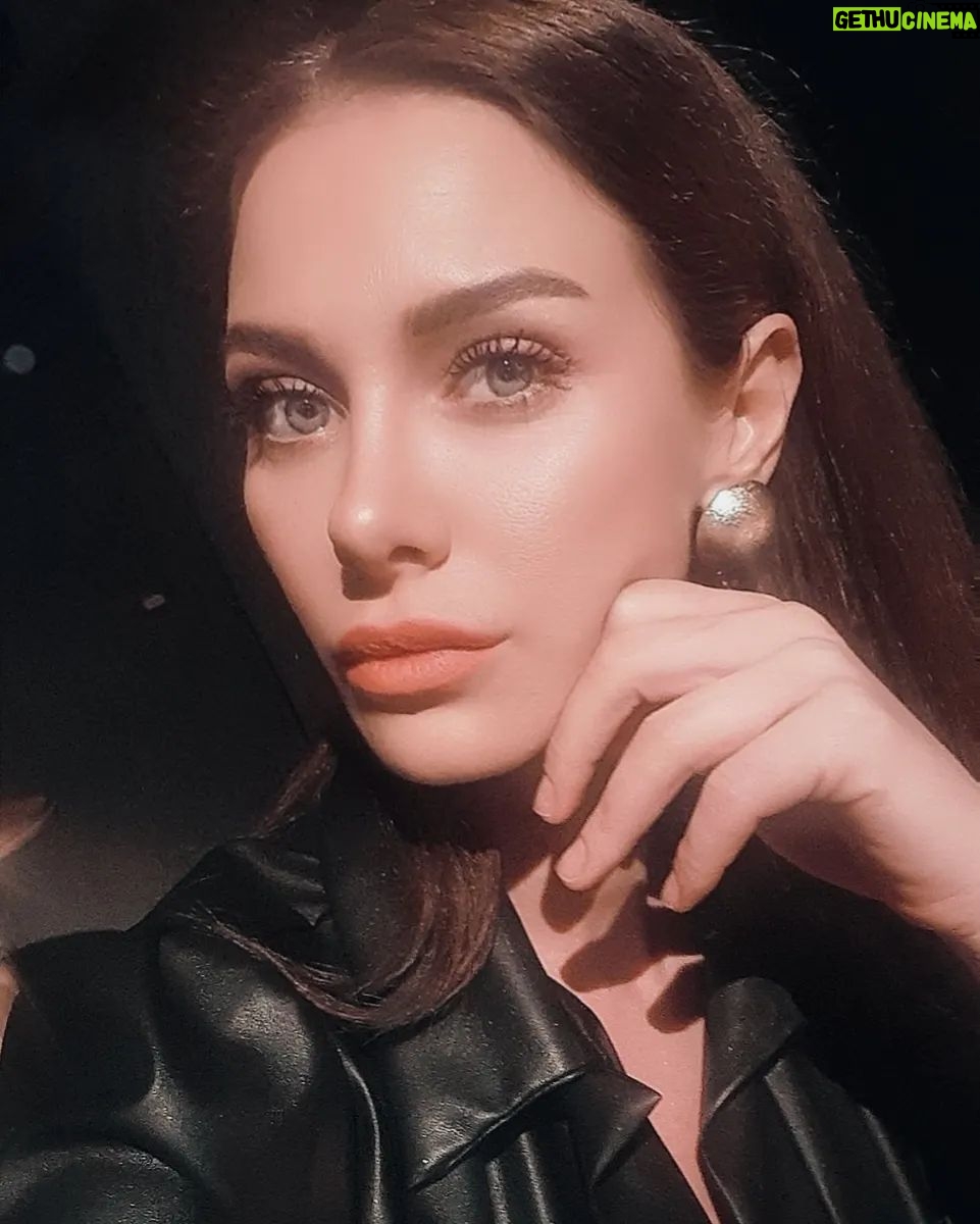 Gözde Mukavelat - 3 Likes - 🖤❤🌙