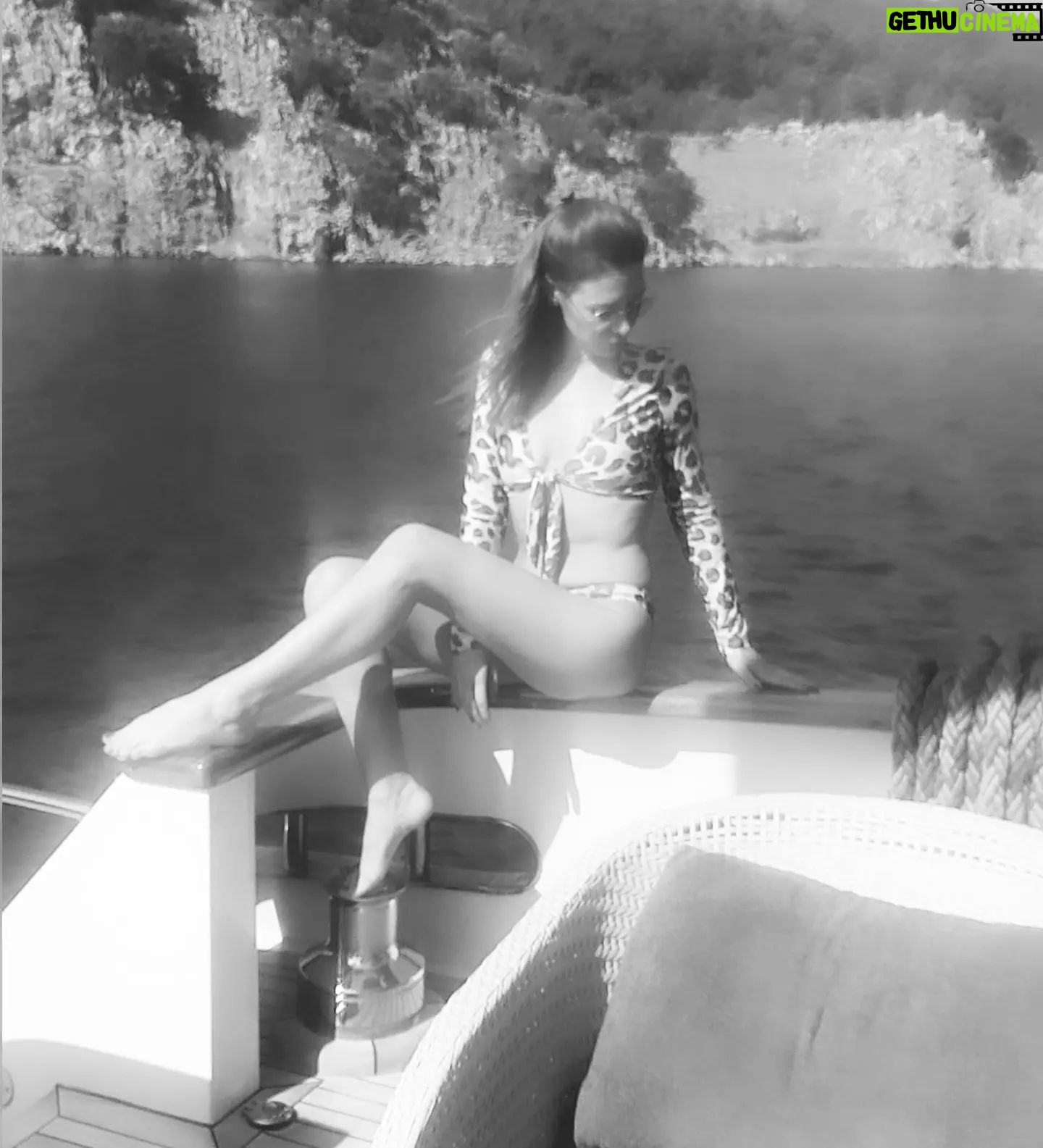 Gözde Mukavelat - 3 Likes -