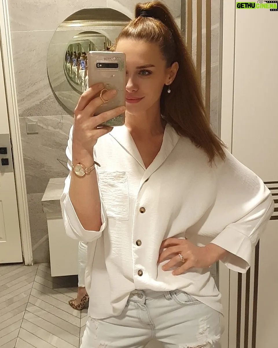 Gözde Mukavelat - 3 Likes - 🤍💙