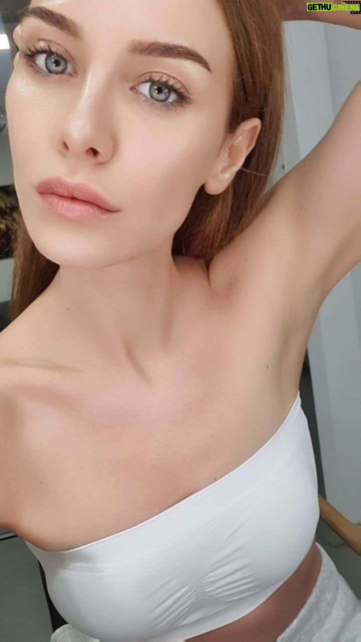 Gözde Mukavelat - 3 Likes - Loreal Shooting 📸
