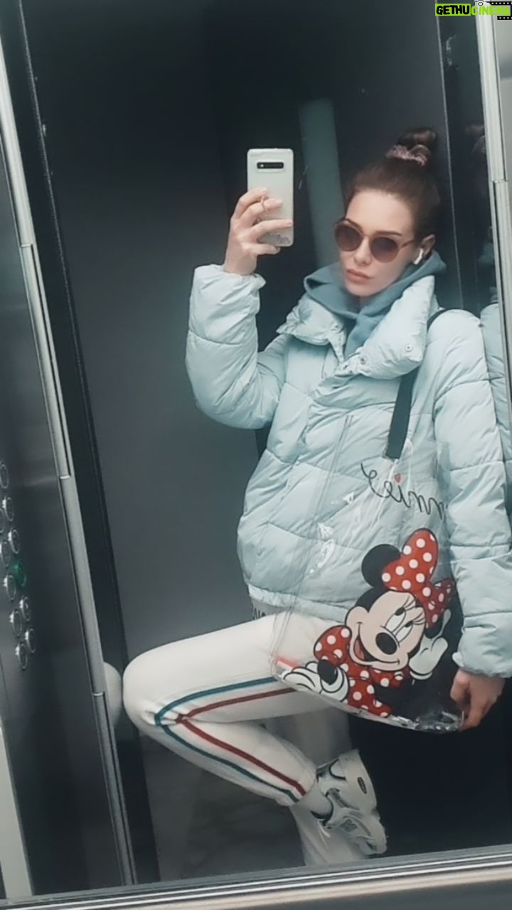 Gözde Mukavelat - 3 Likes - Mini ... 🐭 sever beni 😍😁
#newreels