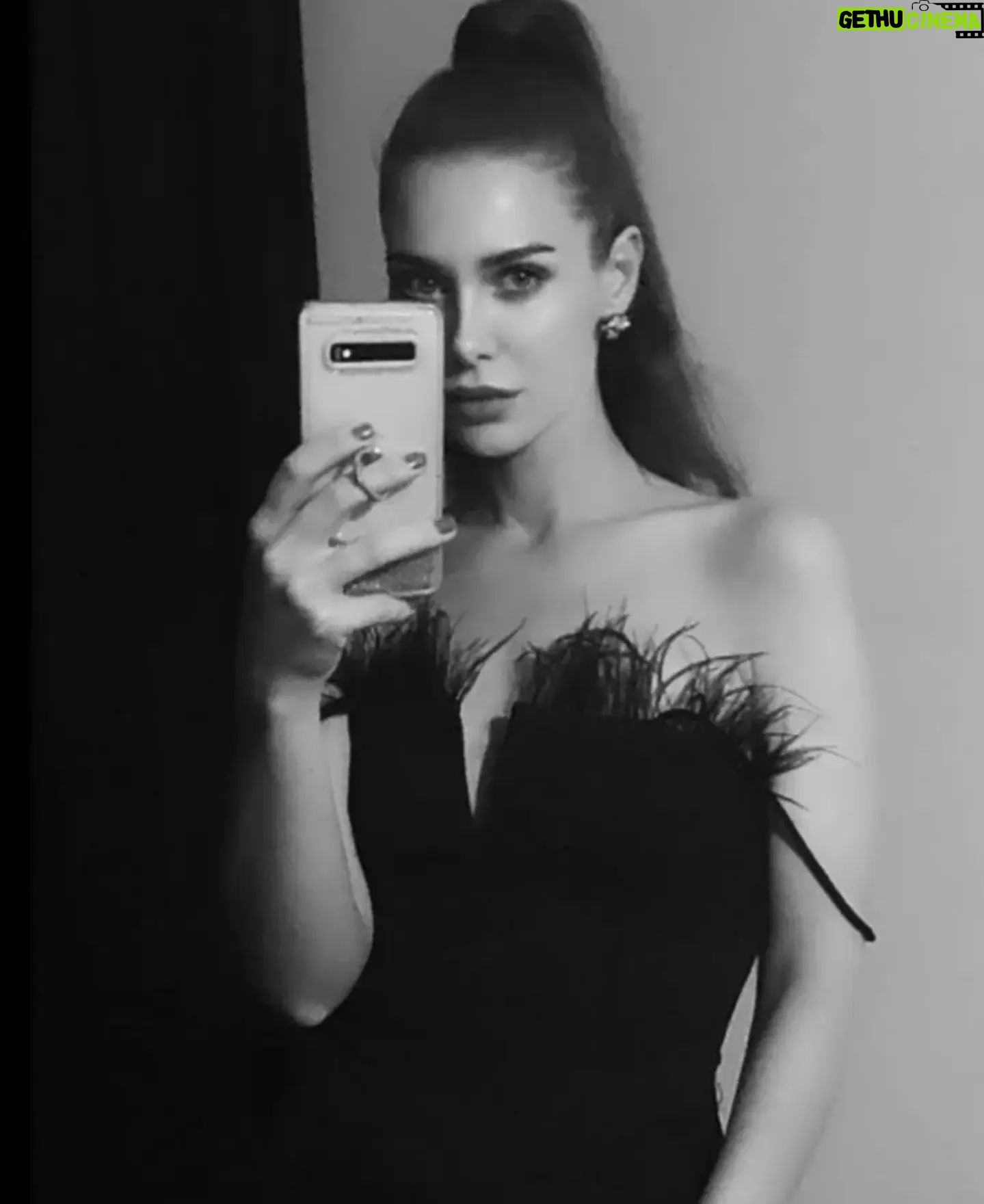 Gözde Mukavelat - 3 Likes - 💫