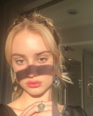 Grace Van Patten Instagram - Trying to hide the fact that my clip on earrings are pinching my lobes like a muthafucka 
#anythang4theblang