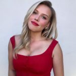 Gracie Dzienny Instagram - Painting the town red with @reformation 💋
