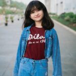 Graciella Abigail Instagram - Foto terakhir pake jaket imoedz sebelum ketinggalan & akhirnya hilang 🥲 . #Dilan1983WoAiNi BESOK tayang gaes!!! . 📸 Om @armanfebryan ✨