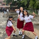 Graciella Abigail Instagram – ~ bingung apa caption nya.. anaknya susah bgt pny foto proper skrg 😿 ajak photoshoot boleee om tante 😹