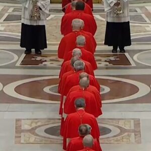 Grecia Colmenares Instagram - La preghiera di Papa Francesco all’ottava stazione : 
Le donne al Calvario “non hanno voce ma si fanno sentire. Aiutaci a riconoscere la grandezza delle donne, loro che a Pasqua sono state fedeli e vicine a te, ma che ancora oggi vengono scartate, subendo oltraggi e violenze. Gesù, le donne che incontri si battono il petto e fanno lamenti su di te. Non si piangono addosso, ma piangono per te, piangono sul male e sul peccato del mondo”