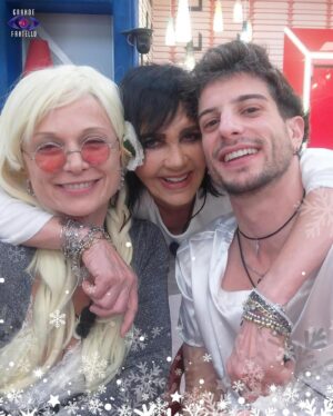 Grecia Colmenares Instagram - Posted @withregram • @grandefratellotv È tutto così Greciosamente stupendo 🤍👱🏻‍♀️ #grandefratello