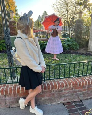 Greer Grammer Instagram - UM HI ITS OFFICIALLY ‘Halfway to Halloween’ and there is NO place I’d rather celebrate than at the haunted mansion 👻🎃

We all know how much I *LOVE* the holidays so when @disneyparks gave me the chance to celebrate in SPRING I couldn’t help but SCREAM! 

(ps don’t even get me started on how starstruck I was to see the right rope girl!!! 😍)

(pss there’s actually nothing spookier than riding this ride with no one else on it 😬) 

#halfwaytohalloween #hostedbydisney