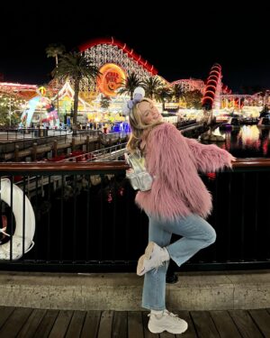 Greer Grammer Instagram - swipe to see wall-e be a FLIRT 🤭💕🪐

I’ve been so overwhelmed with what to share first from my INCREDIBLE week at the Disney Creators Celebration!! Settled on one of my FAVORITE highlights from the trip - the Pixar Pier after hours event! After DCA closed, we got to run around Pixar Pier and meet our favorite Pixar characters and ride our favorite rides (over and over and over again 🙈). 

Thank you to @disneyparks for this incredible, once in a lifetime experience that I will never forget. Seriously still on such a high from this night and this trip. And TRUST there is SO much more where this came from and I cannot WAIT to share it all with you!! #disneycreatorscelebration #hostedbydisney #disneyparks #disneyland #dca #pixarpier #disney