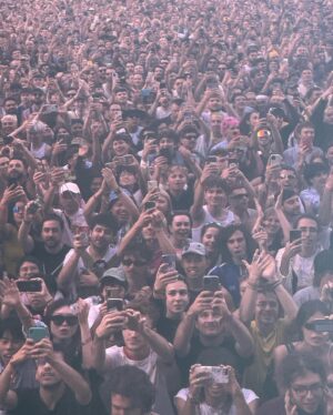 Greta Fernández Instagram - el millor primavera grasiassss🦋🌺🙂‍↔️
@cupra_esp 🤍
@primavera_sound