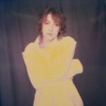 Greta Fernández Instagram - acurrucada. encogerse para resguardarse 💔