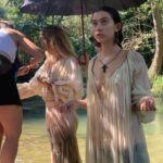 Greta Fernández Instagram - Hace ya un año que rodábamos“Teresa” dentro de un lago 🦢 Y el 24 de Noviembre estrenamos en cines!!! 🤍