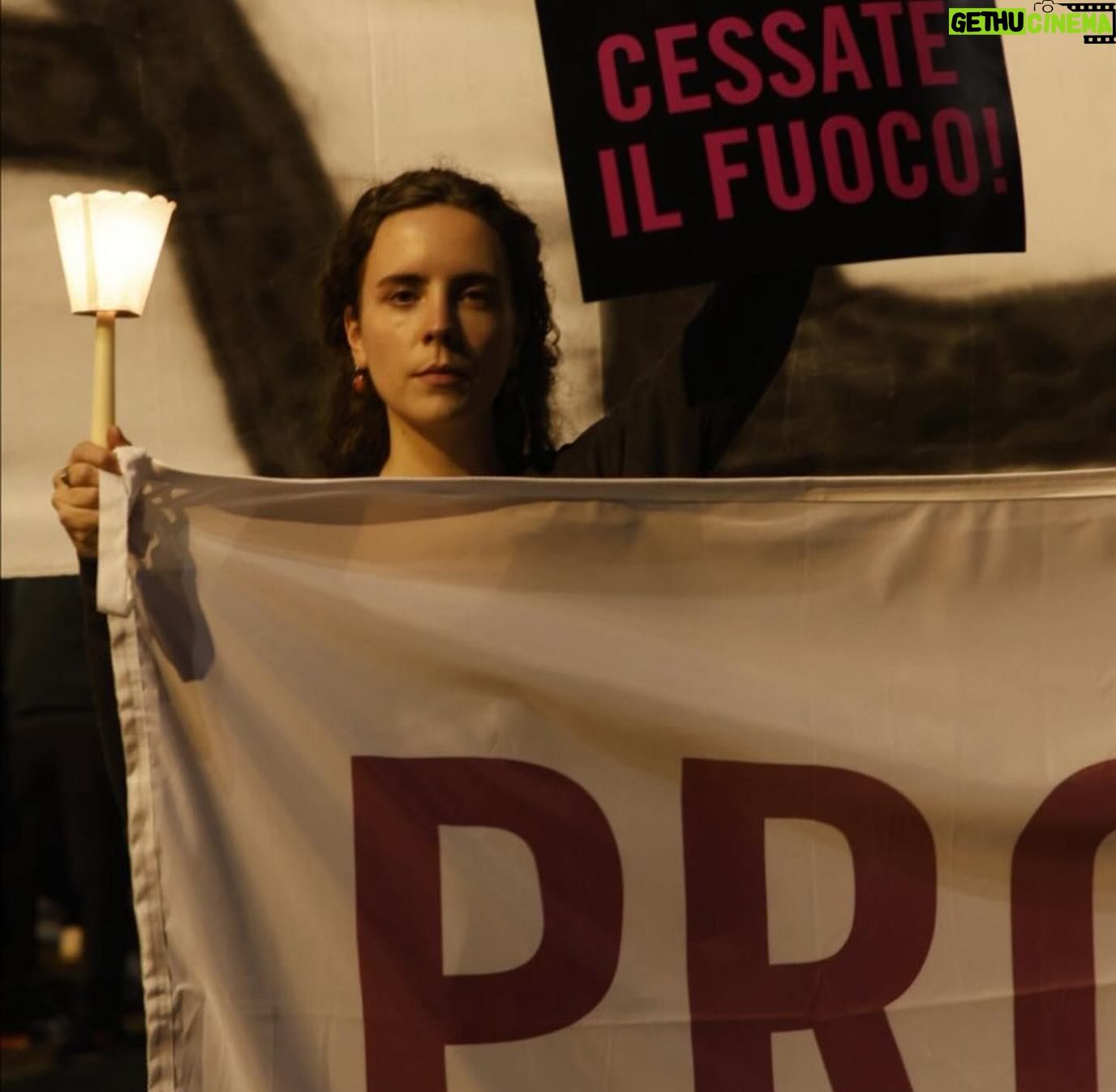 Greta Scarano Instagram - #ceasefire NOW @amnestyitalia @unhcr_italia 🙏🏼 @alecalascibetta 🙏🏼