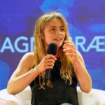 Greta Scarano Instagram - Ieri sera ho presentato il mio corto Feliz Navidad al @magnagraeciafilmfestival totalmente fuori stagione!🎄Ma è stato bello lo stesso 💘 grazie @gianvito_casadonte per l’invito e il sostegno since 2015 💕💚💕