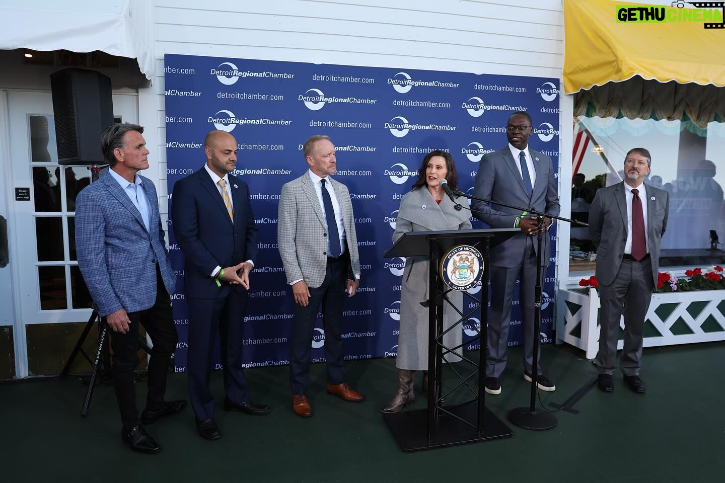 Gretchen Whitmer Instagram - And that’s a wrap! #MPC24 is in the books. Let’s hear it for the @detroitchamber for organizing an amazing event 🙌 Now let’s roll up our sleeves and work toward building Michigan’s future, together.