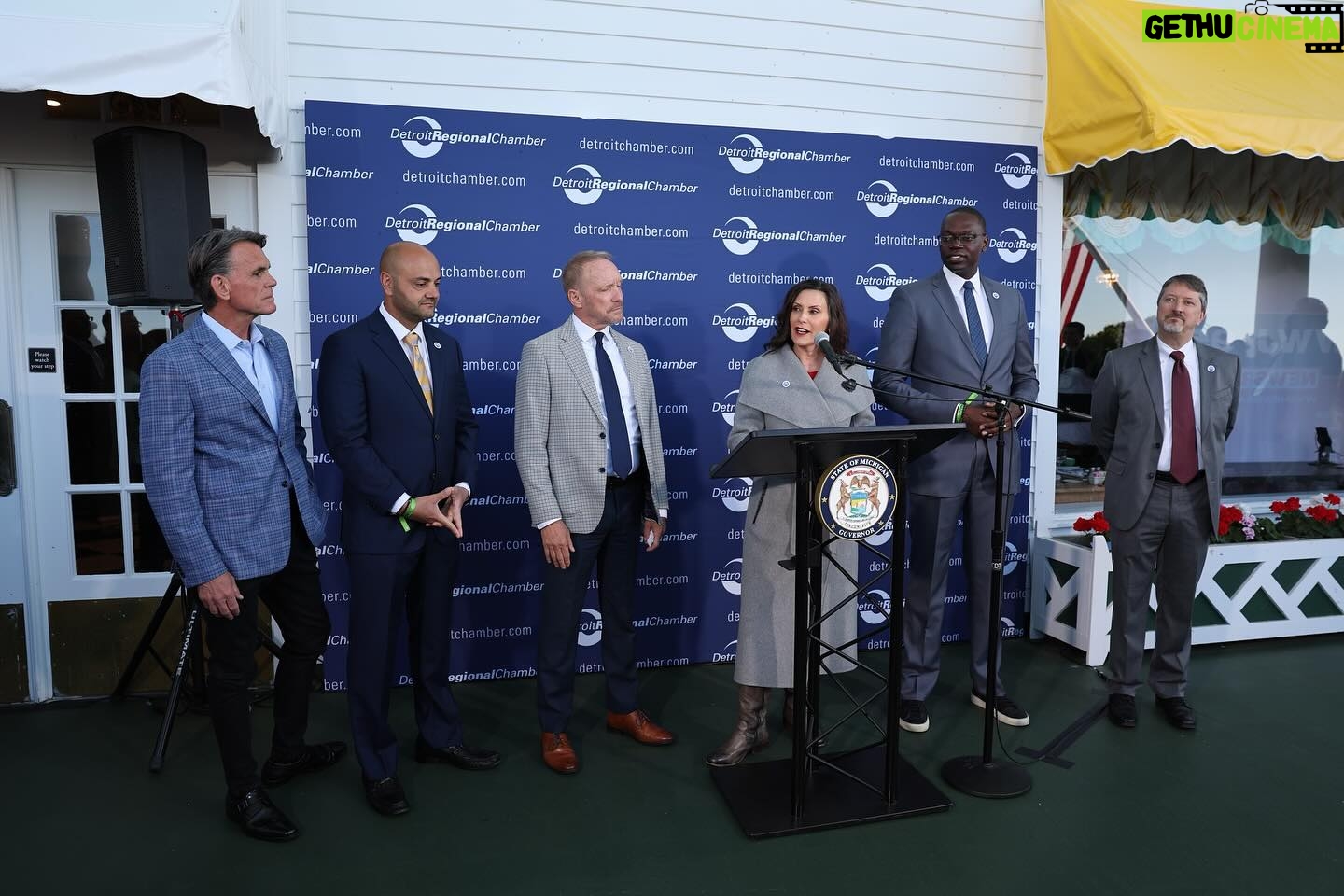 Gretchen Whitmer Instagram - Here in Michigan, we’re a state of innovators. And by investing in programs like Project Diamond, we’re making sure our entrepreneurs can shine bright 💎 Together, we’re expanding access to resources and helping small businesses make big things happen.