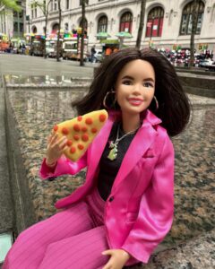 Gretchen Whitmer Instagram - New York style is good, but... Detroit style vs. everybody 🍕