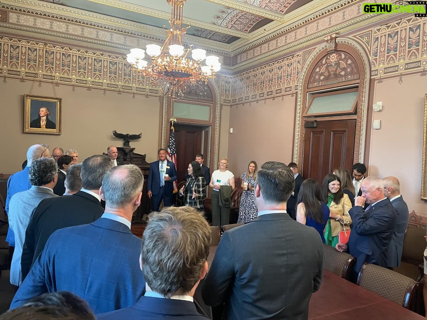 Gretchen Whitmer Instagram - From the state capital ➡️ our nation’s capital, we’re competing for every federal resource and dollar to build on our economic momentum. This morning, I’m at the White House to meet with our partners in the Biden-Harris administration as we drive growth across Michigan.