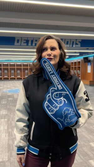 Gretchen Whitmer Instagram - My favorite NFL team? All signs are pointing to
👉 @detroitlionsnfl 👈