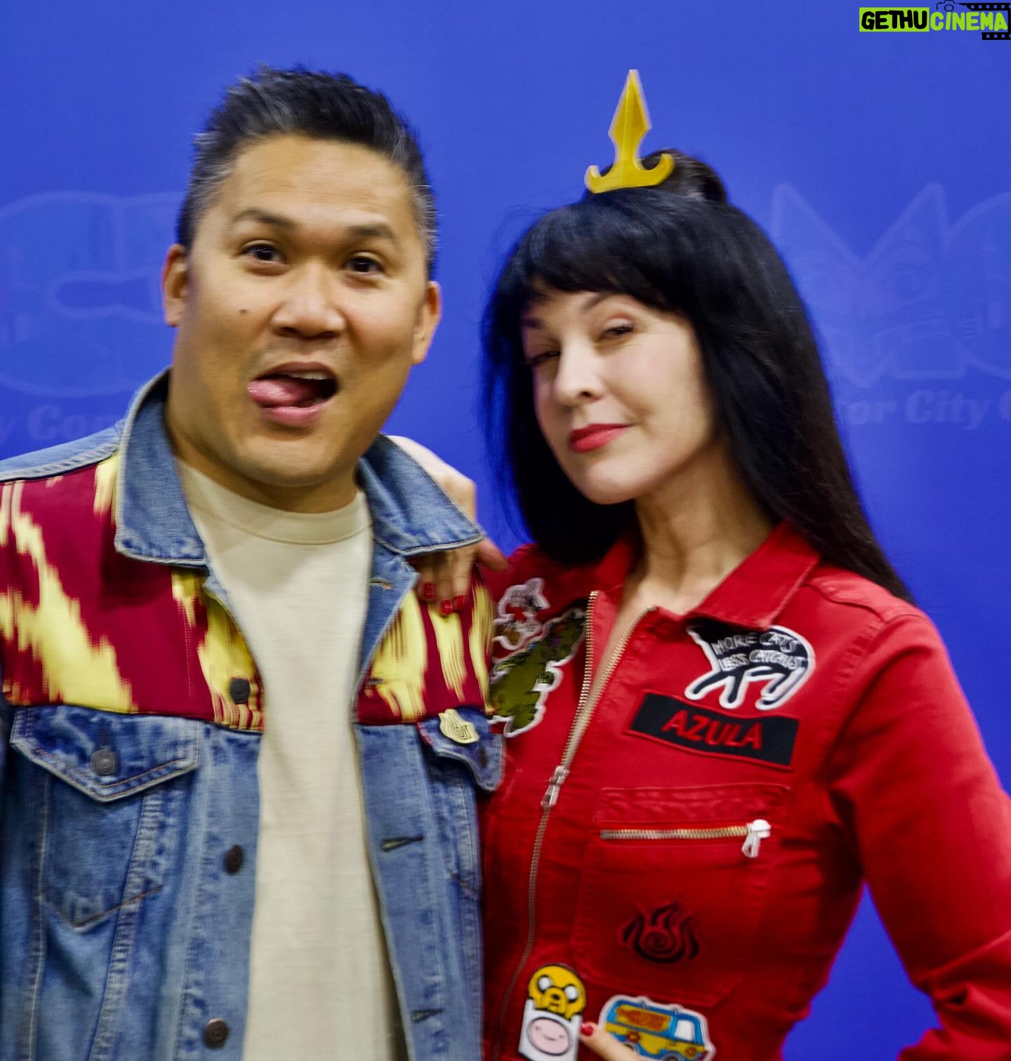 Grey DeLisle - 5.6K Likes - “Zuzu….you don’t look so good.” #siblinglove #brother #sister #siblingrivalry #atla #agnikai #firebender #fire #firenation #comiccon #avatarthelastairbender #bravingtheelements #zuko #azula #zuzu @dantebasco (Photo Credit:Tih Penfil )