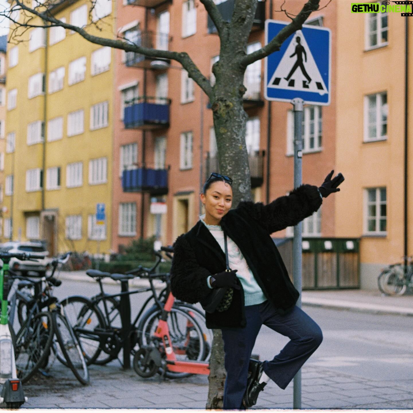 Griff Instagram - bits from yesterday ! my first European tour started last night Stockholm ! πΈπͺ Puss puss (kiss kiss ) π & tell me what songs you wanna hear on tourrrr