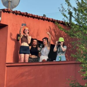 Gülçin Kültür Şahin Instagram - 1. Geleneksel Canavar Tenis Turnuvası 😍#dizimisakatladımolsun #bestof2024 #mangallove #mangalsıztenisturnuvasınahayır #wimbledonaköfteyaraşır
