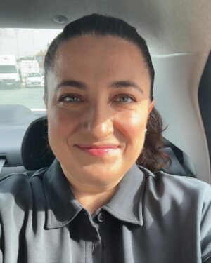 Gülçin Kültür Şahin Instagram - Güneş gördün çek ☀️ #haftalıkselfieraporum güneşin hakkını verdiğimi söylüyor 🤳🙋🏻‍♀️