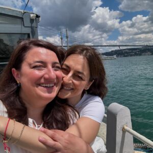 Gülçin Kültür Şahin Instagram - Şafak’ımla boğazdayız 🥳❤️