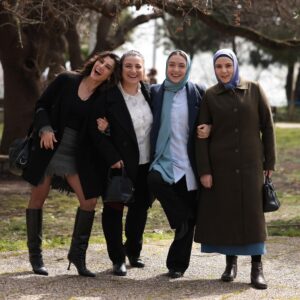 Gülçin Kültür Şahin Instagram - Bahar gelmişti, parktaydık 🌼 🥹❤️

📸: @firatozmuss 😍💣