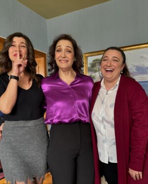 Gülçin Kültür Şahin Instagram - Nuran 🙋🏻‍♀️ 

-Son çekim günü hiç duygulanmadım diye atıp tuttuklarım iyi ki bu satırları yazarken beni görmüyor-

Of 🥹 #ömer #herkesiçokseviyorum
