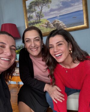 Gülçin Kültür Şahin Instagram - Nuran 🙋🏻‍♀️ 

-Son çekim günü hiç duygulanmadım diye atıp tuttuklarım iyi ki bu satırları yazarken beni görmüyor-

Of 🥹 #ömer #herkesiçokseviyorum