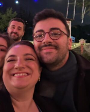 Gülçin Kültür Şahin Instagram - Nuran 🙋🏻‍♀️ 

-Son çekim günü hiç duygulanmadım diye atıp tuttuklarım iyi ki bu satırları yazarken beni görmüyor-

Of 🥹 #ömer #herkesiçokseviyorum