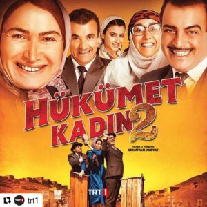 Gülhan Tekin Instagram - Hükümet Kadın 2 TRT’de🤗

#Repost @trt1 with @make_repost
・・・
Bu film serisinde sizi en çok güldüren karakter hangisiydi? ✍️

Yerli sinema #HükümetKadın2 bu akşam 20.00'de TRT 1'de. 🍿